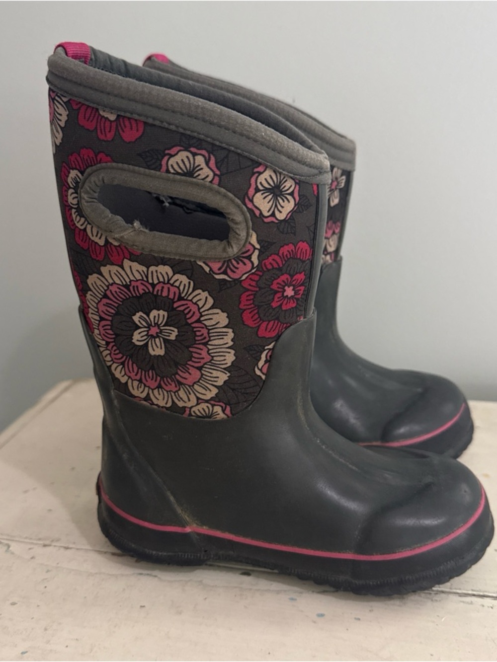 BOGS Kids Pink Pansies Rain/Muck Boots - Sz . 11